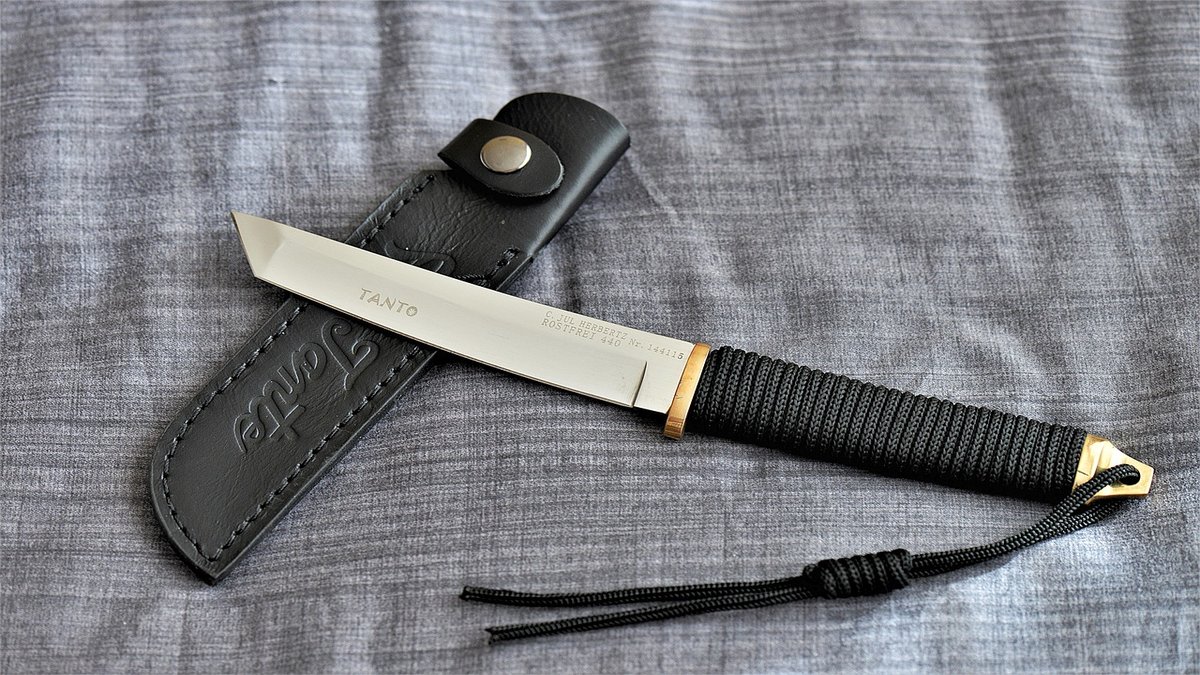 Kurosaki Knives: The Dark Finish Master Explained