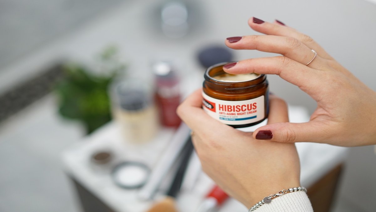 Ipsa vs Cosmedecorte: Shiseido Subsidiaries Compared